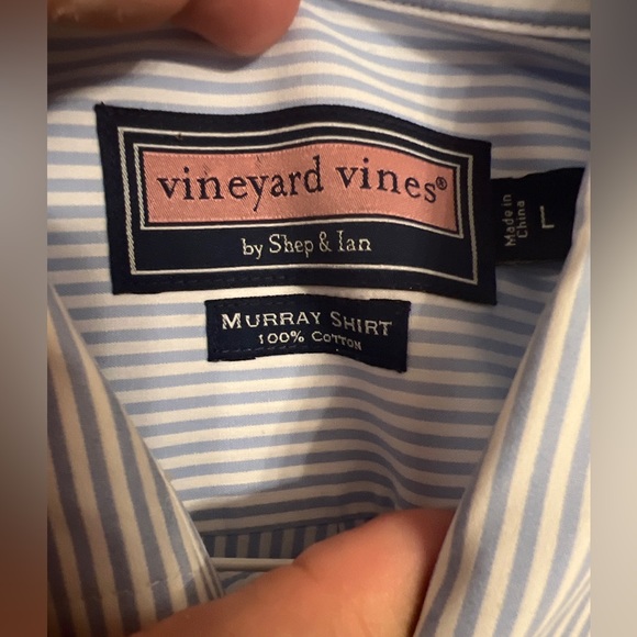 Three Vineyard Vines Men’s Collared Shirts - Picture 5 of 10